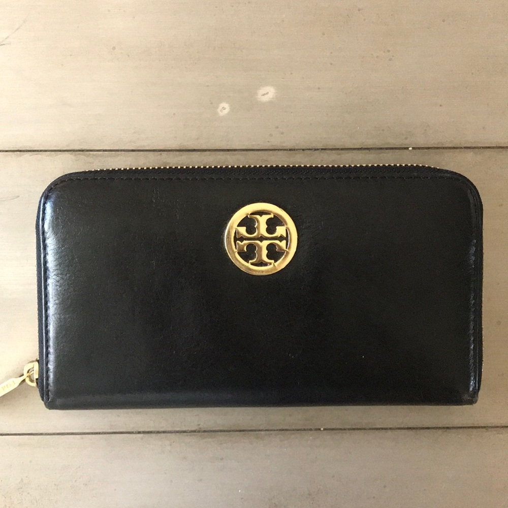 Tory Burch black wallet EUC